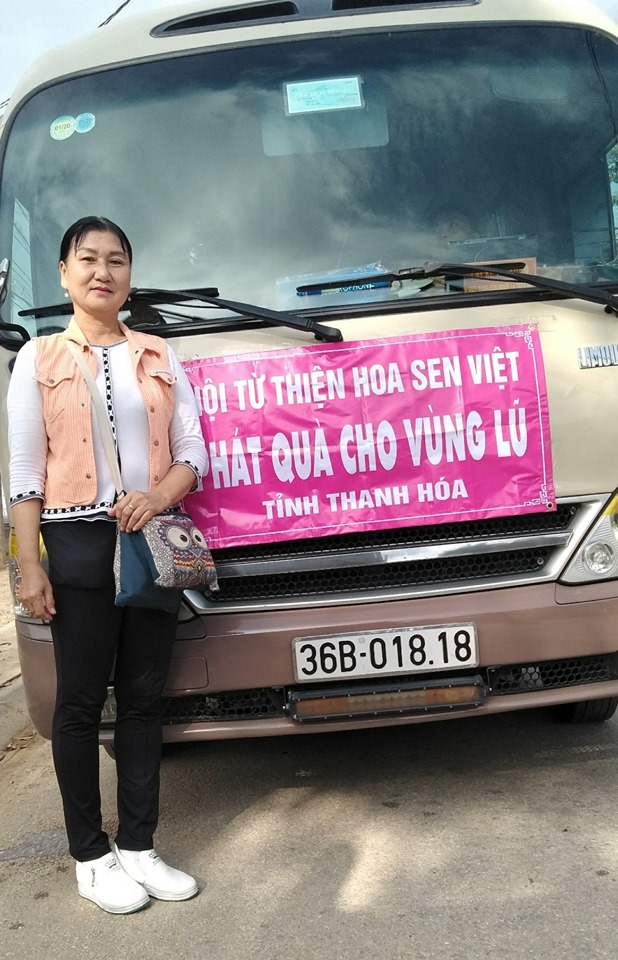 Hội từ thiện Hoa Sen Việt trao 500 phần quà cho bà con 2 xã ở vùng lũ tỉnh Thanh Hóa 12.9.2019