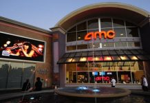 Vé xem phim tại Mỹ ngày mở cửa trở lại rẻ như 100 năm trước AFP