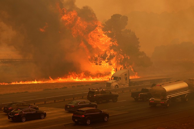 Cháy rừng ở ngoại ô thành phố Vacaville, bang California REUTERS