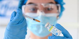 Anh là quốc gia đầu tiên trên thế giới tiêm chủng hàng loạt vaccine của Pfizer.